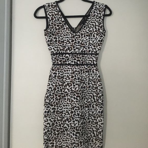 BCBGMaxAzria Dresses & Skirts - BCBG Bodycon Fancy Leopard Cocktail Dress XXS